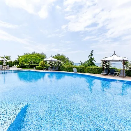 Hotel Royal Bay With Self Check-in