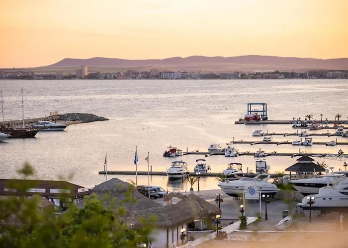 Otel Royal Bay With Self Check-in Sveti Vlas