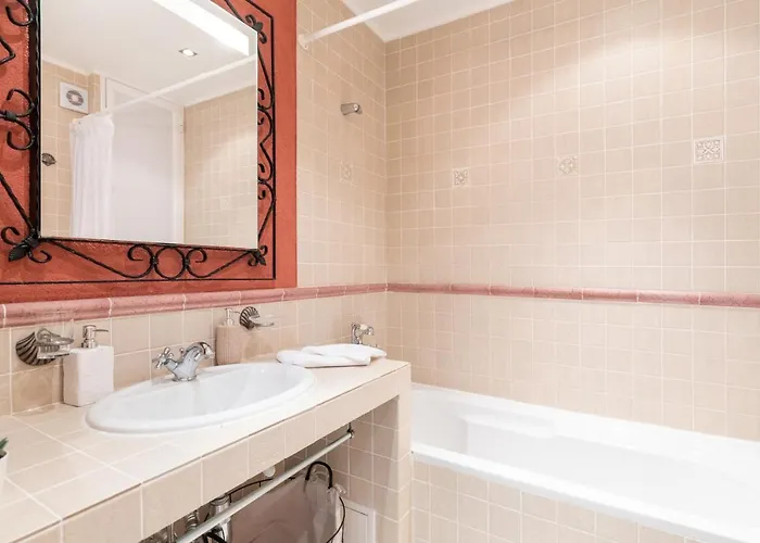 Royal Bay With Self Check-in