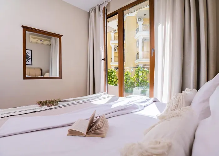 Royal Bay With Self Check-in Otel