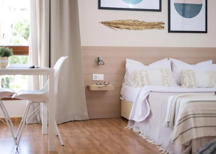 Otel Royal Bay With Self Check-in Sveti Vlas