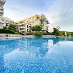 Royal Bay With Self Check-in 酒店 3*