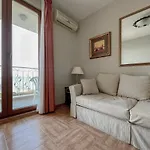 Royal Bay With Self Check-in 酒店 3*