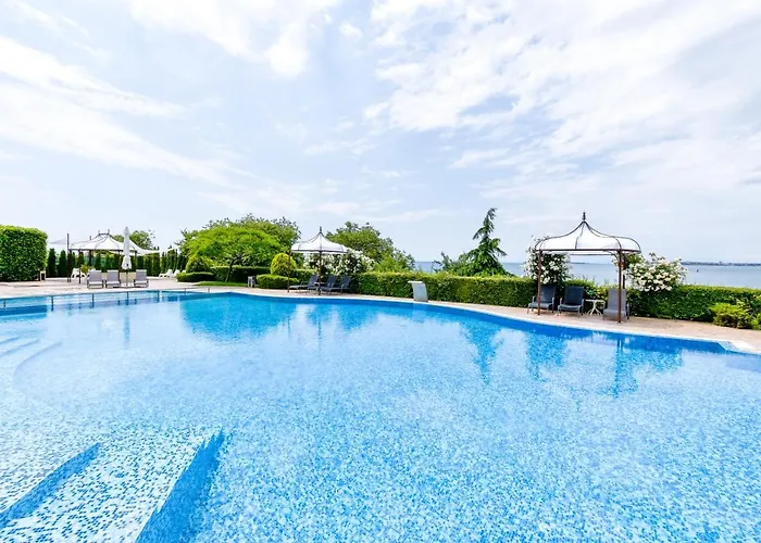 Ξενοδοχείο Royal Bay With Self Check-in