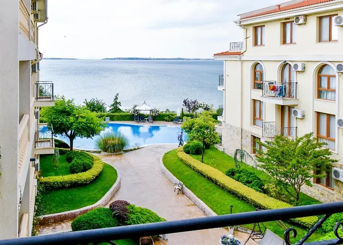 Ξενοδοχείο Royal Bay With Self Check-in 3*