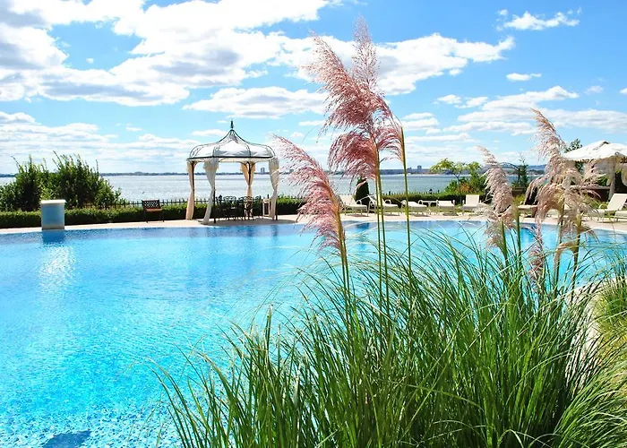 Ξενοδοχείο Royal Bay With Self Check-in 3*